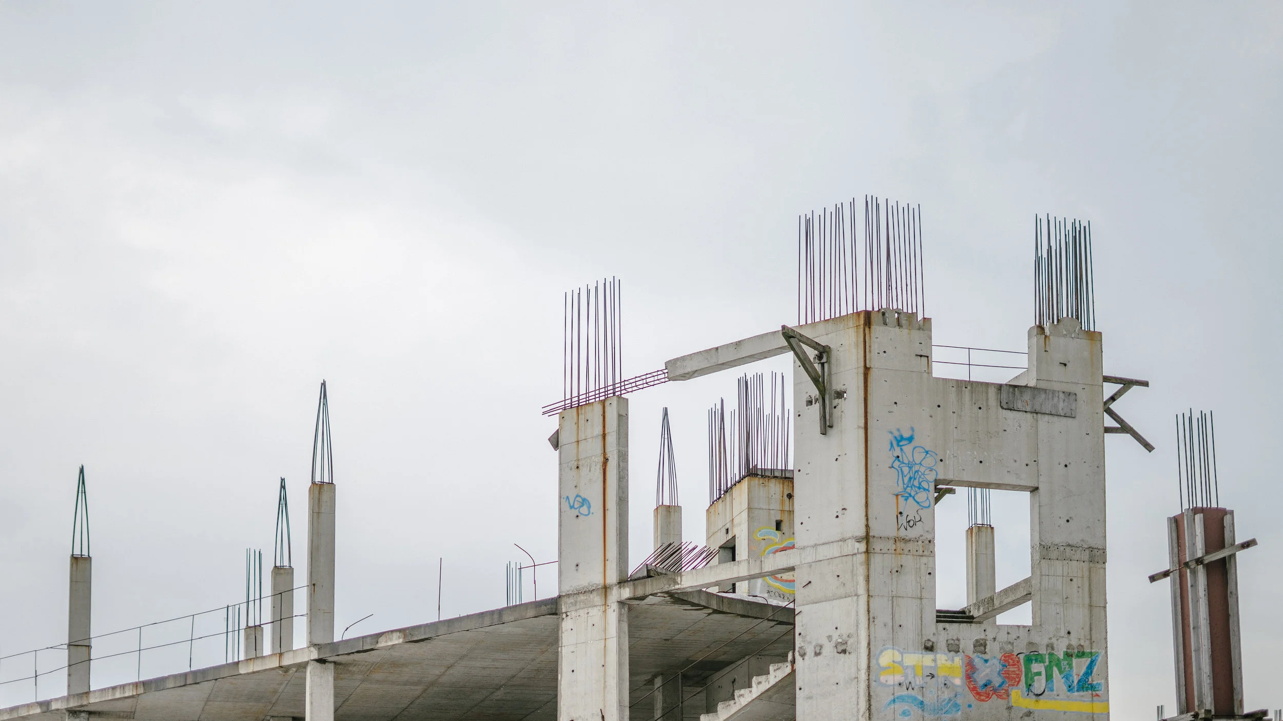 Cost saving options for the future of cement and performances due to fly ash addition 