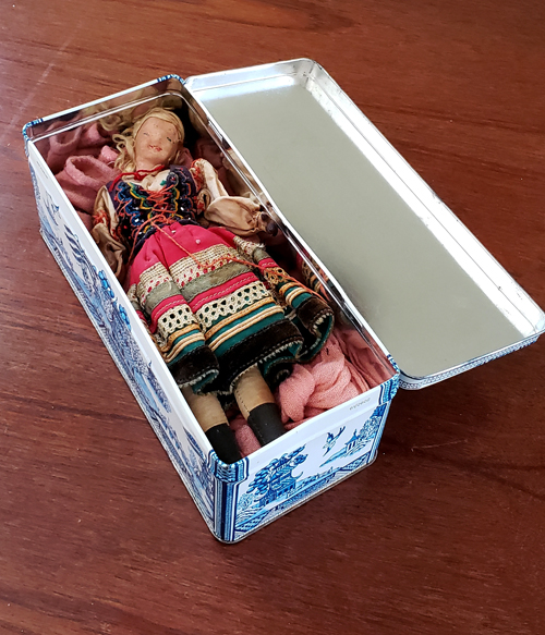 doll1.jpg