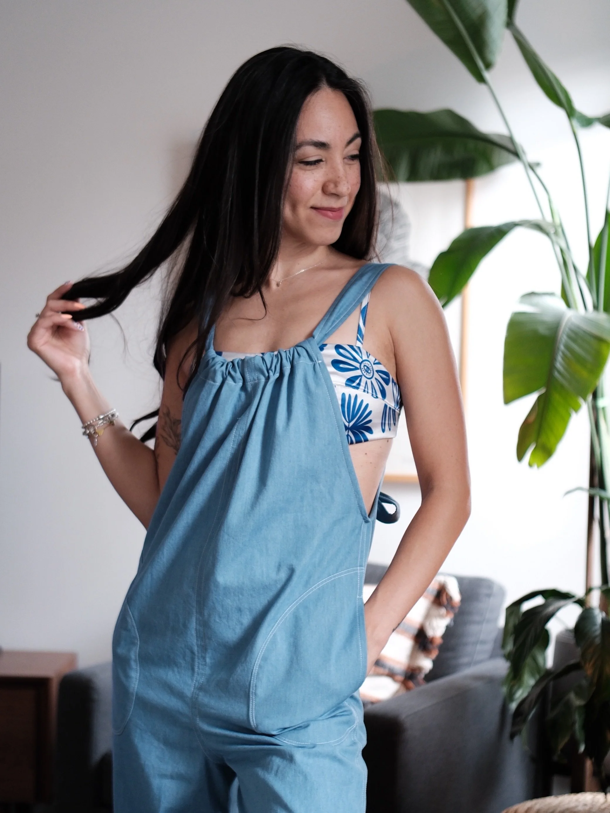 Have you gotten your Brisa on yet? Take a look at these amazing tester versions 😍 So many possibilities! 

Today is my birthday and to celebrate you can get 15% off any of my patterns including Brisa using the code BIRTHDAY on my website 🥳 

#sewin