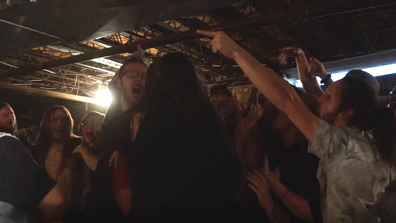 FALSE ACCUSATIONS - REGARDE LES NUAGES - HARDCORE WORLDWIDE (OFFICIAL D.I.Y. VERSION HCWW)