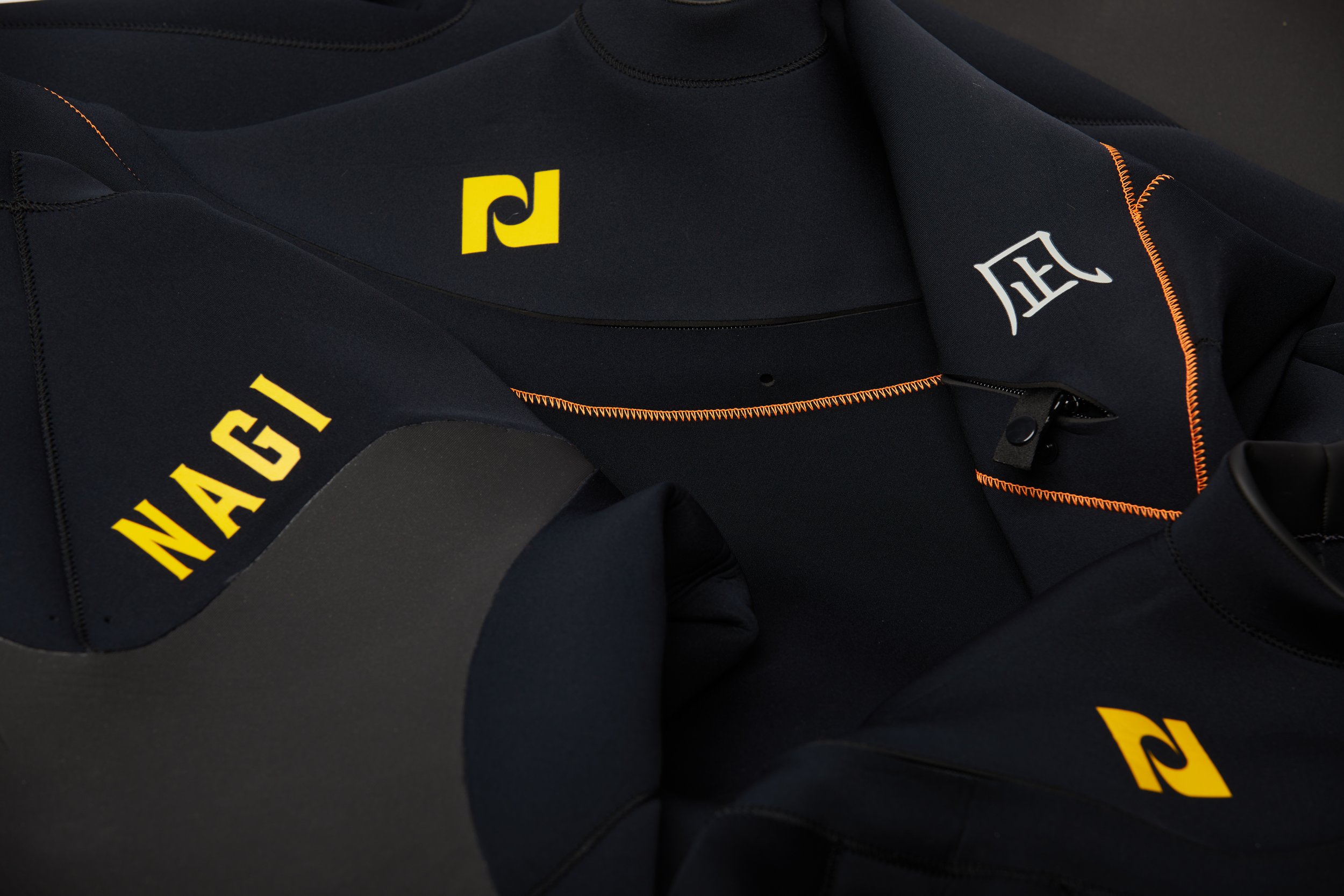 NAGI_WETSUIT0215.jpg