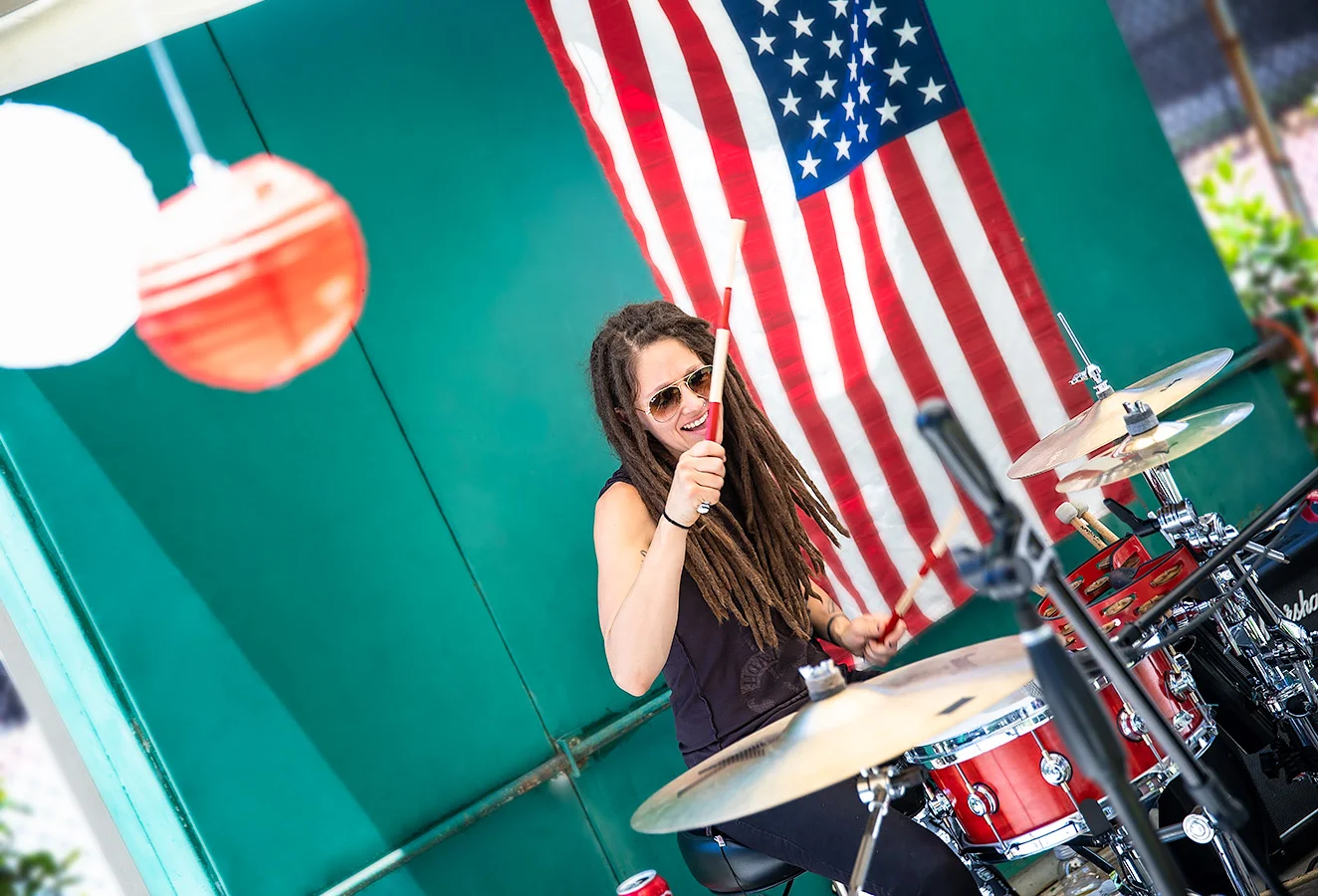 2017 MHNA July 4th (photo Glenn Camhi) - 34 - Tom Solis Band.jpg