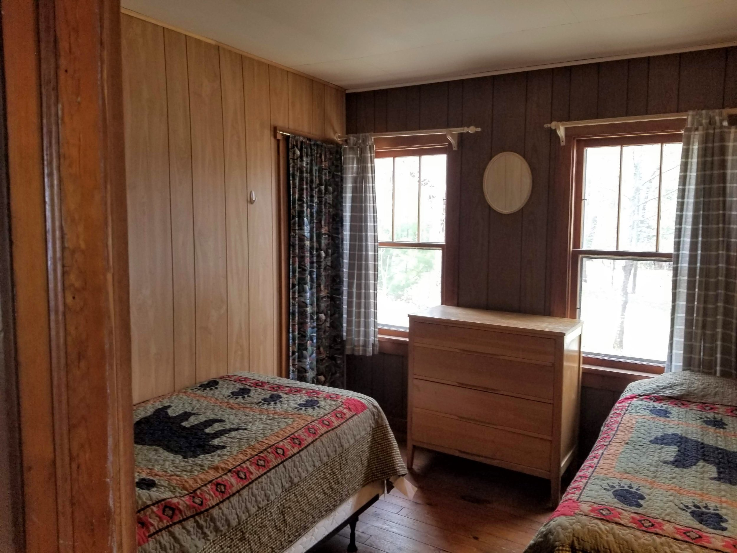 Cabin4Bed2.jpg