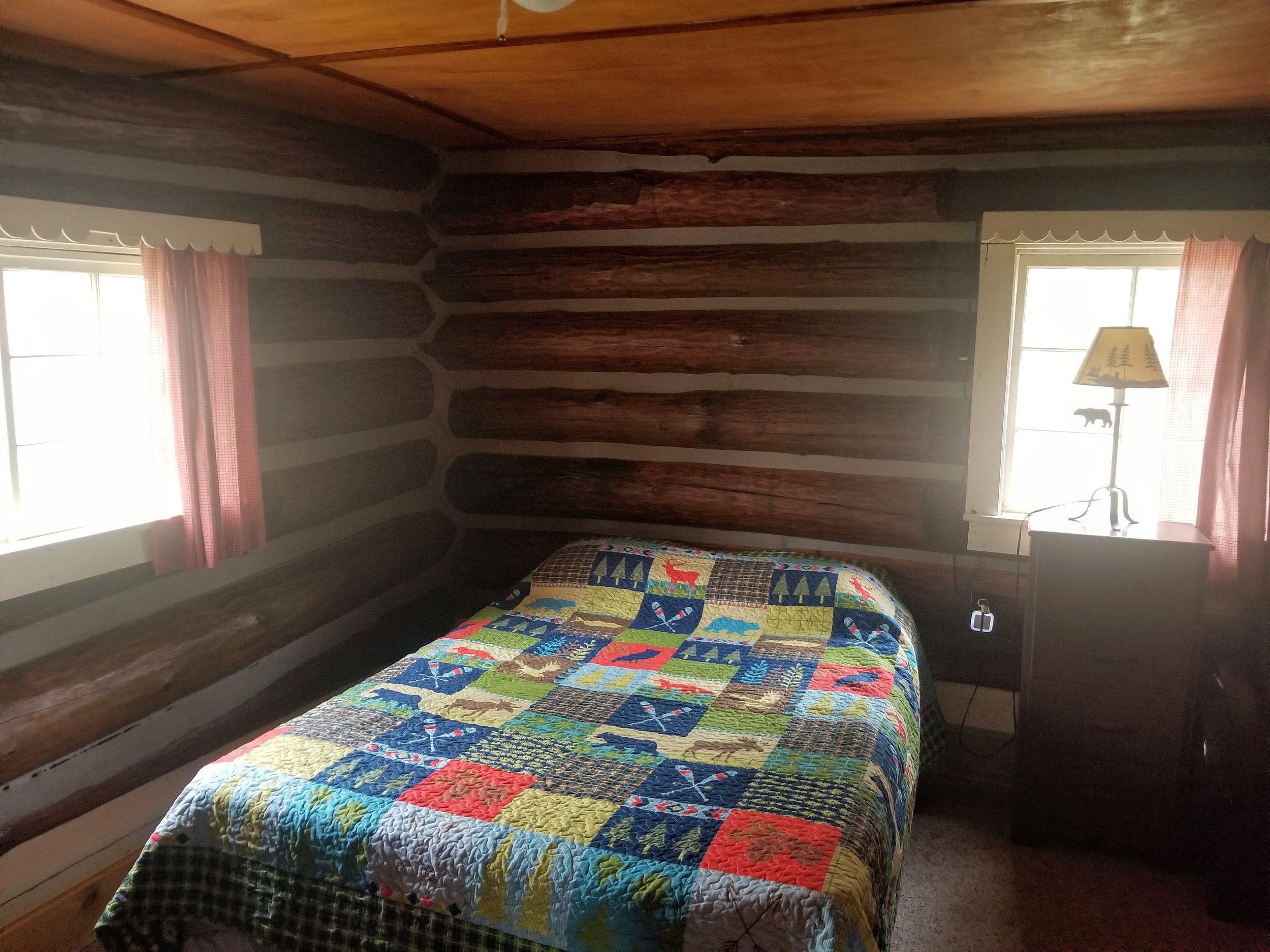 Cabin6Bed2.jpg