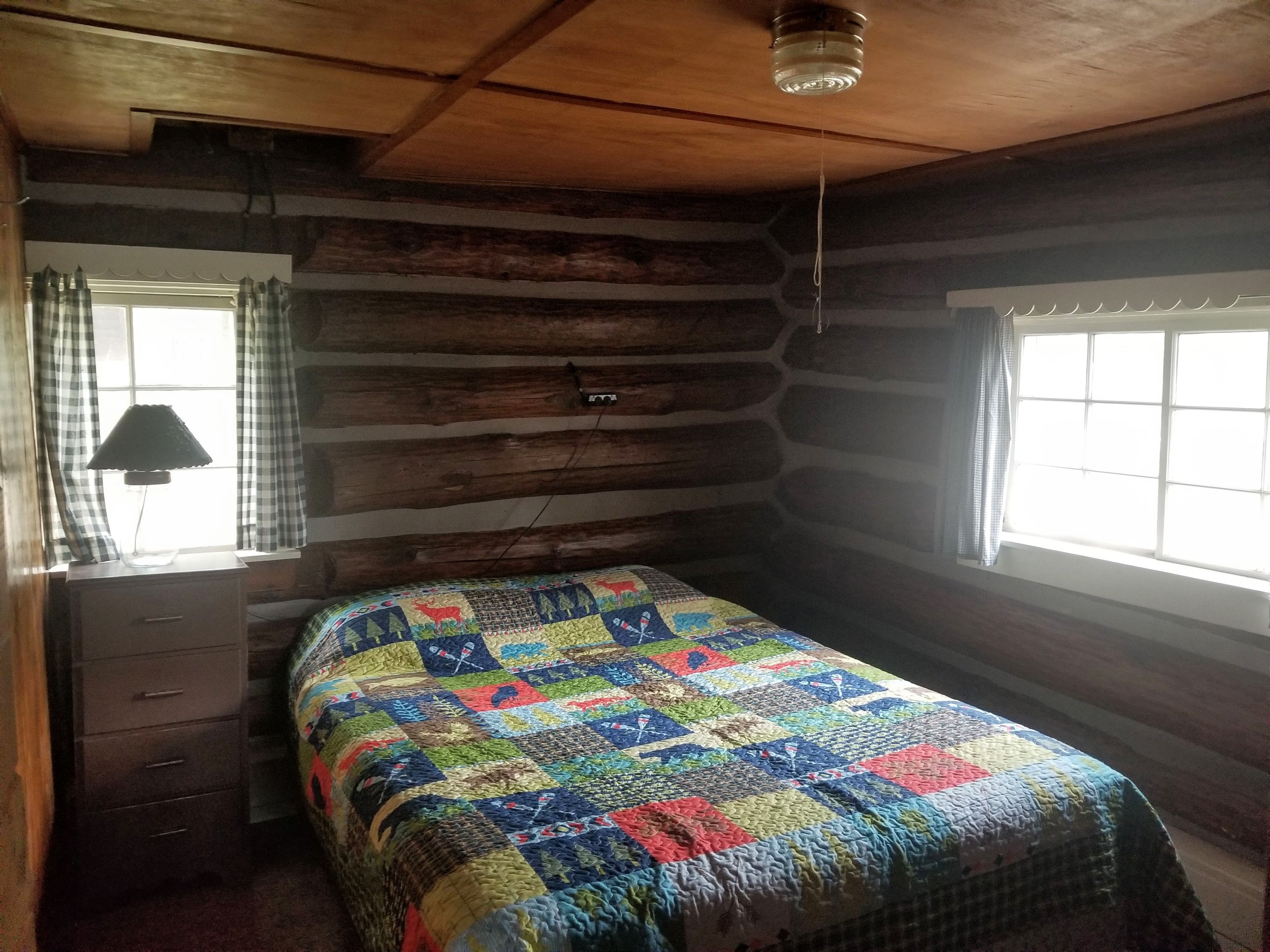 Cabin6Bed1.jpg