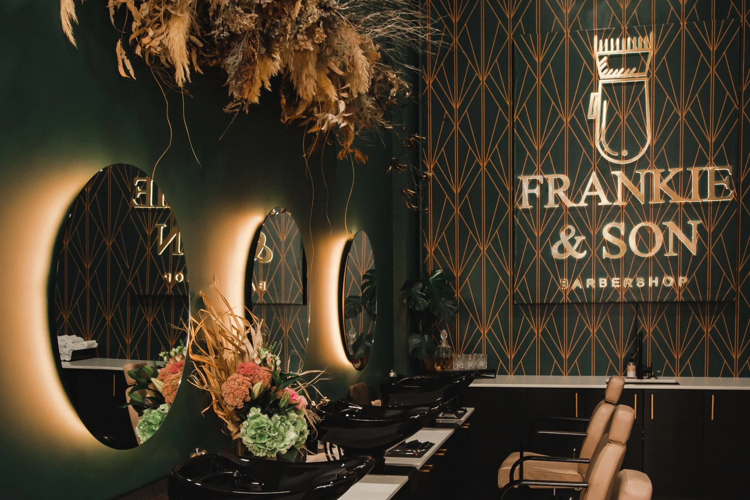 FRANKIE &amp; SON BARBERSHOP 