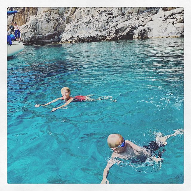 So grateful to swim!!! Amazing amazing boat days in Meganissi! 🚣&zwj;♀️