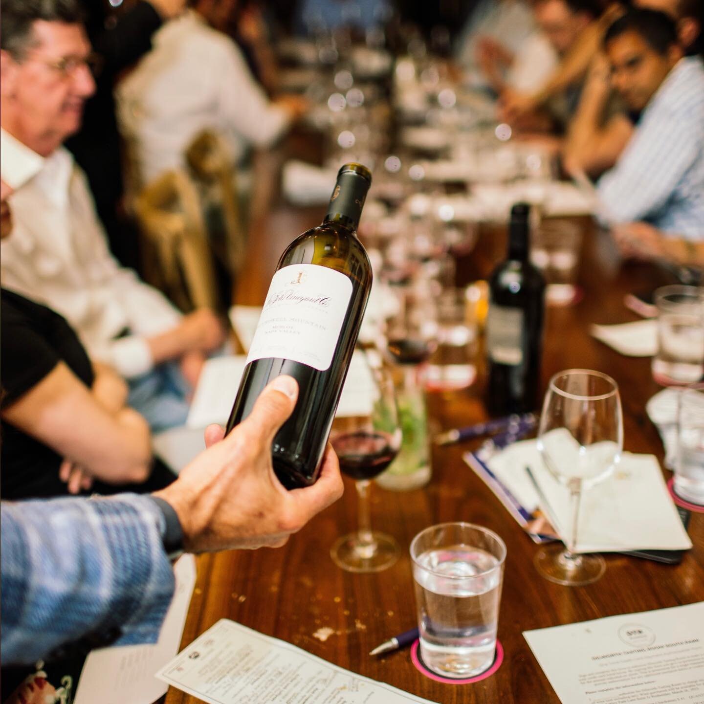 #CLTWineandFood Week presented by @truist held a restaurant vintner dinner at @dilworth_tasting_room - Southpark featuring @spirecollection - a luxury-driven division representing the artisan brands from @jacksonfamilywines. The special guests of the
