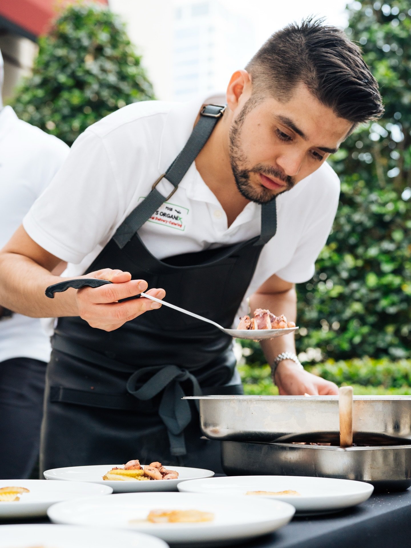 In honor of National Paella Day, we&rsquo;re celebrating @chef_cruze &mdash;bringing people together, one pan at a time. 🥘✨

While paella isn&rsquo;t on the menu this year, his signature energy is&mdash;live and up close.

At @forestkitchendesign, y