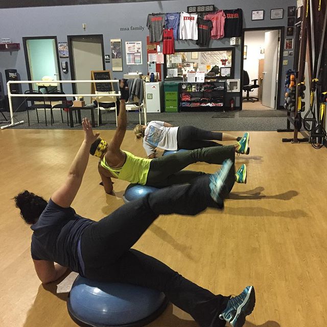 Small Group Training in action. Side plank on BOSU w/ leg lift is harder than it looks😉💪💕