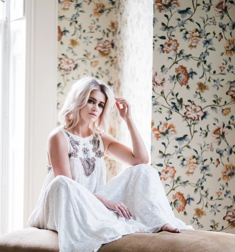 STYLING AND SET DESIGN BY ALEXIS CORRY MODELED BY BLOGGER KELSEY BREISINGER @KELCLIGHT PHOTOGRAPHY BY MERRITT LEE