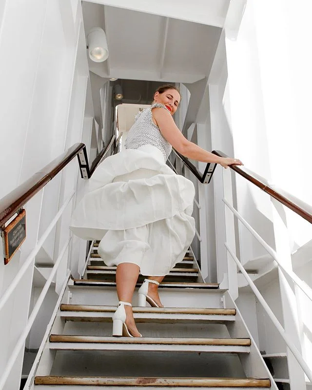 Adventure is right around the corner 🛳 Mondays, for us, are always full of calendar-planning for blog posts📝upcoming getaway ideas and checklists🗺and finalizing itineraries to share with you📚what does Monday look like for you?? 😘