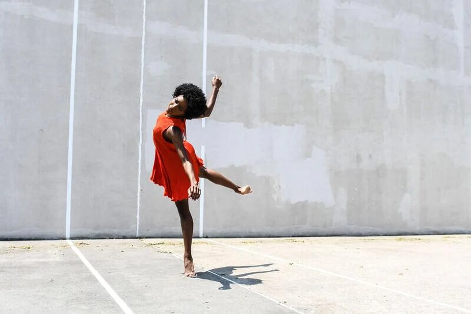 Tamisha Guy , a native of Trinidad and Tobago began her formal dance training at Ballet Tech, the New York City Public School for Dance under the direction of Eliot Feld. Later she attended Fiorello H. LaGuardia High School, and SUNY Purchase College as a double major in dance and arts management. Ms. Guy has completed summer programs with Complexions Contemporary Ballet, Springboard Danse Montreal, and Nathan Trice. She has performed works by William Forsythe, Pam Tanowitz, Loni Landon, Mark Morris, and Martha Graham etc. Ms. Guy graduated with honors in 2013 from SUNY Purchase College and began dancing with the Martha Graham Dance Company. Later she joined Kyle Abraham’s, Abraham in Motion, in which she is still a member. She was featured in the segment “Spotlight on Success” in Dance Informa Magazine and in 2016 she made Dance Magazine’ Top 25 To Watch list as well as winning the 2016 Princess Grace Award. In 2017, she was named one of the Best Dancer's of the Year by Dance Europe.