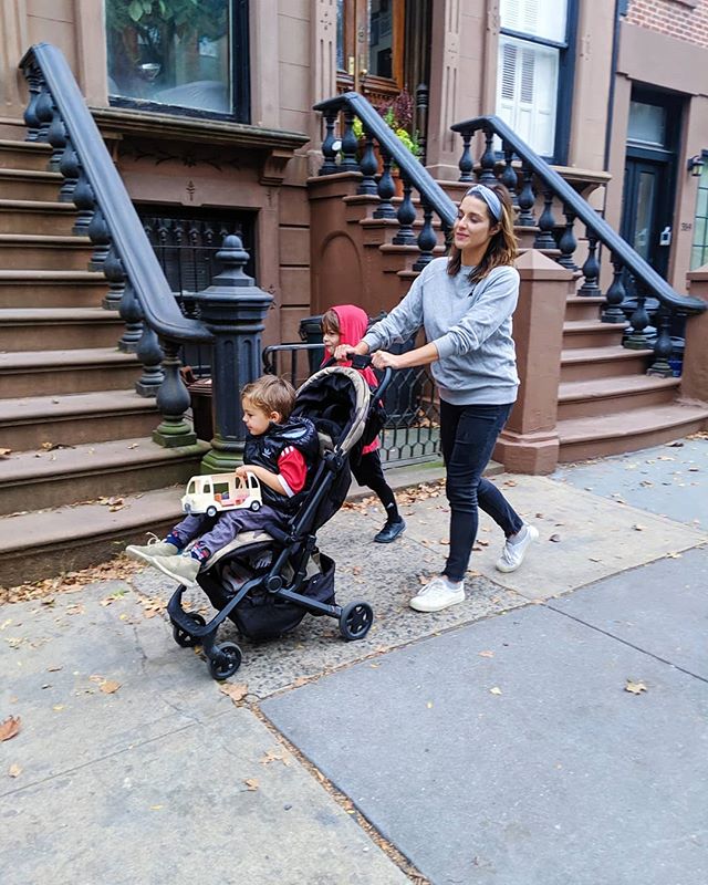 Who wants a cool pair of white sneakers perfect for city walking🚶🏽&zwj;♀️city pumpkin patching 🎃, city pumpkin patch photo bribing 📸, city erranding and everything in between?! Bonus, who wants a pair of these sneakers from the coolest brand ever