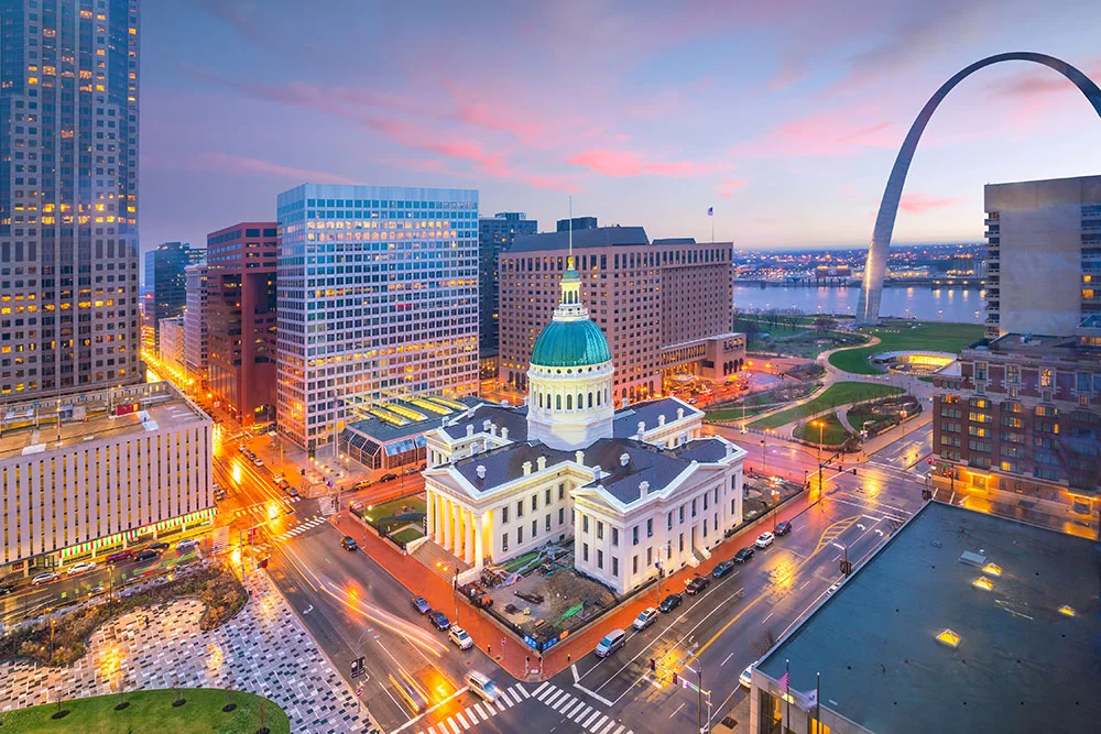 StLouisMO-DowntownSkylineAtDusk.jpg