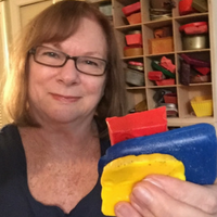 Lynda Ray 200x200.png