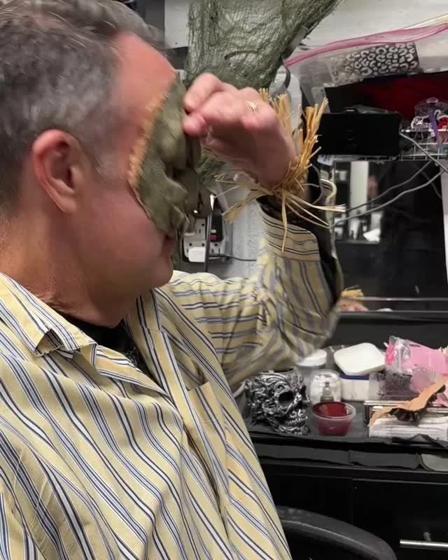 😱 @CultureWorks President, @Scott Garka, celebrated @artoberVA recently as a guest haunter for @Kings Dominion&rsquo;s  #HalloweenHaunt. Makeup artist Tyler used all his tools to transform Scott into this frightful scarecrow in the Cornstalkers maze