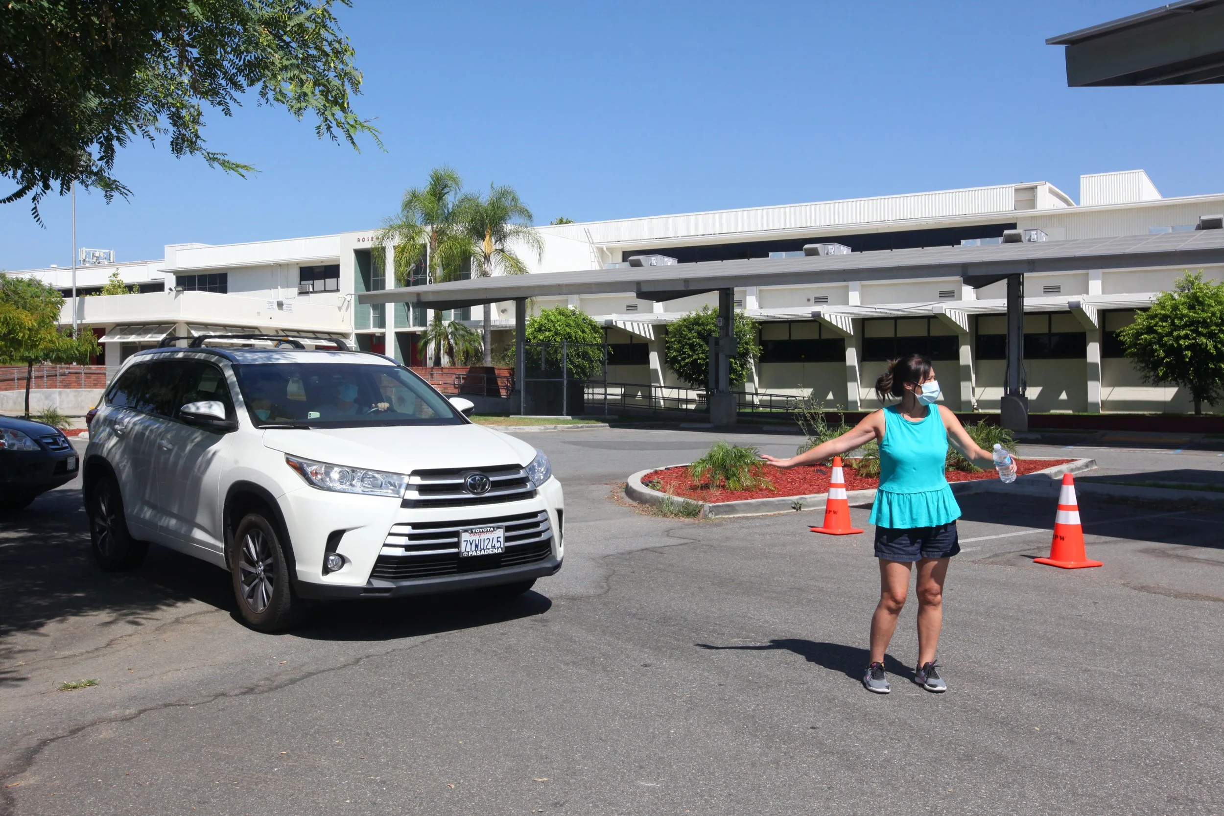  Rosemead Churches Community Food Distribution at Mission Community UMC (Rosemead High School), August 2020 