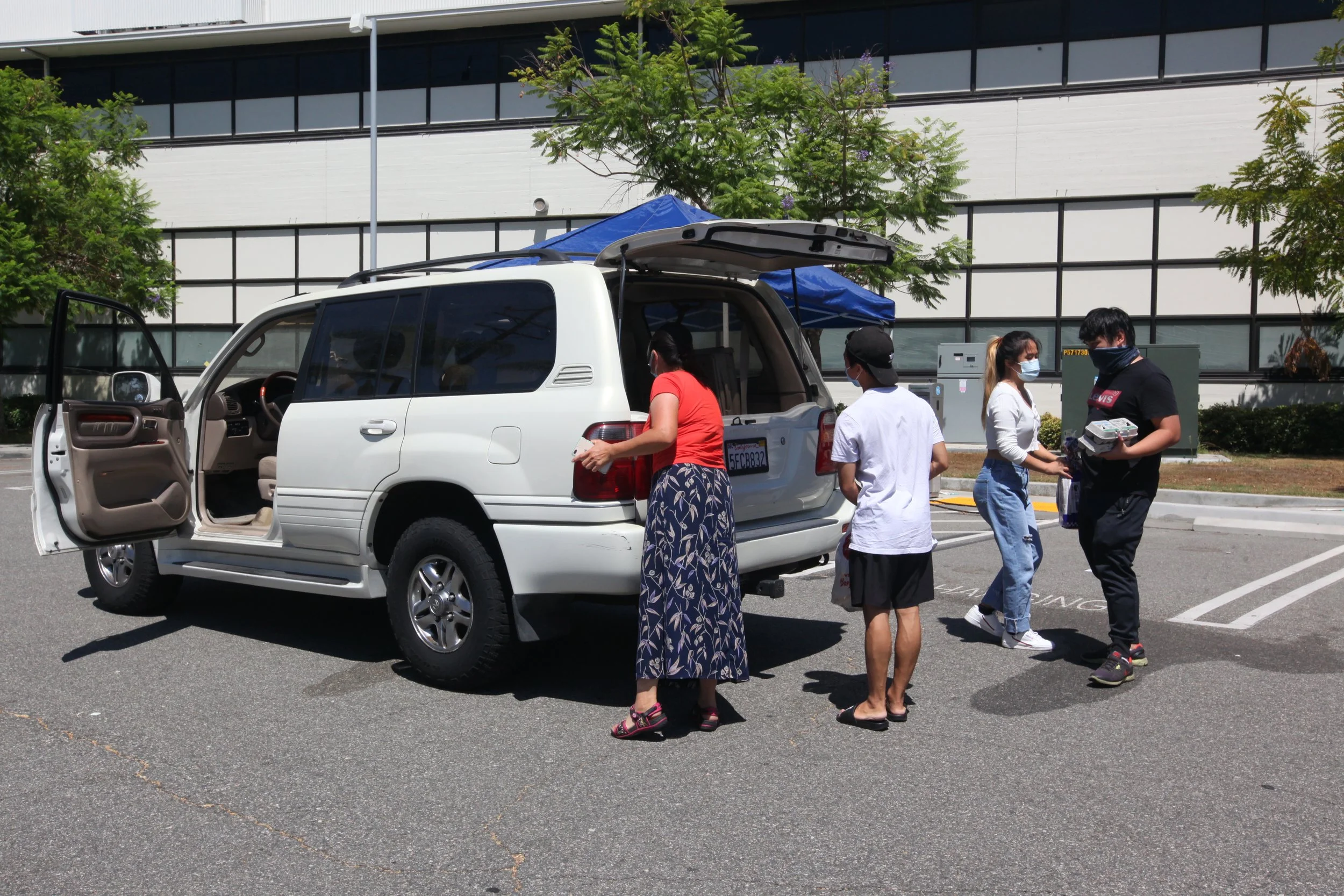  Rosemead Churches Community Food Distribution at Mission Community UMC (Rosemead High School), August 2020 