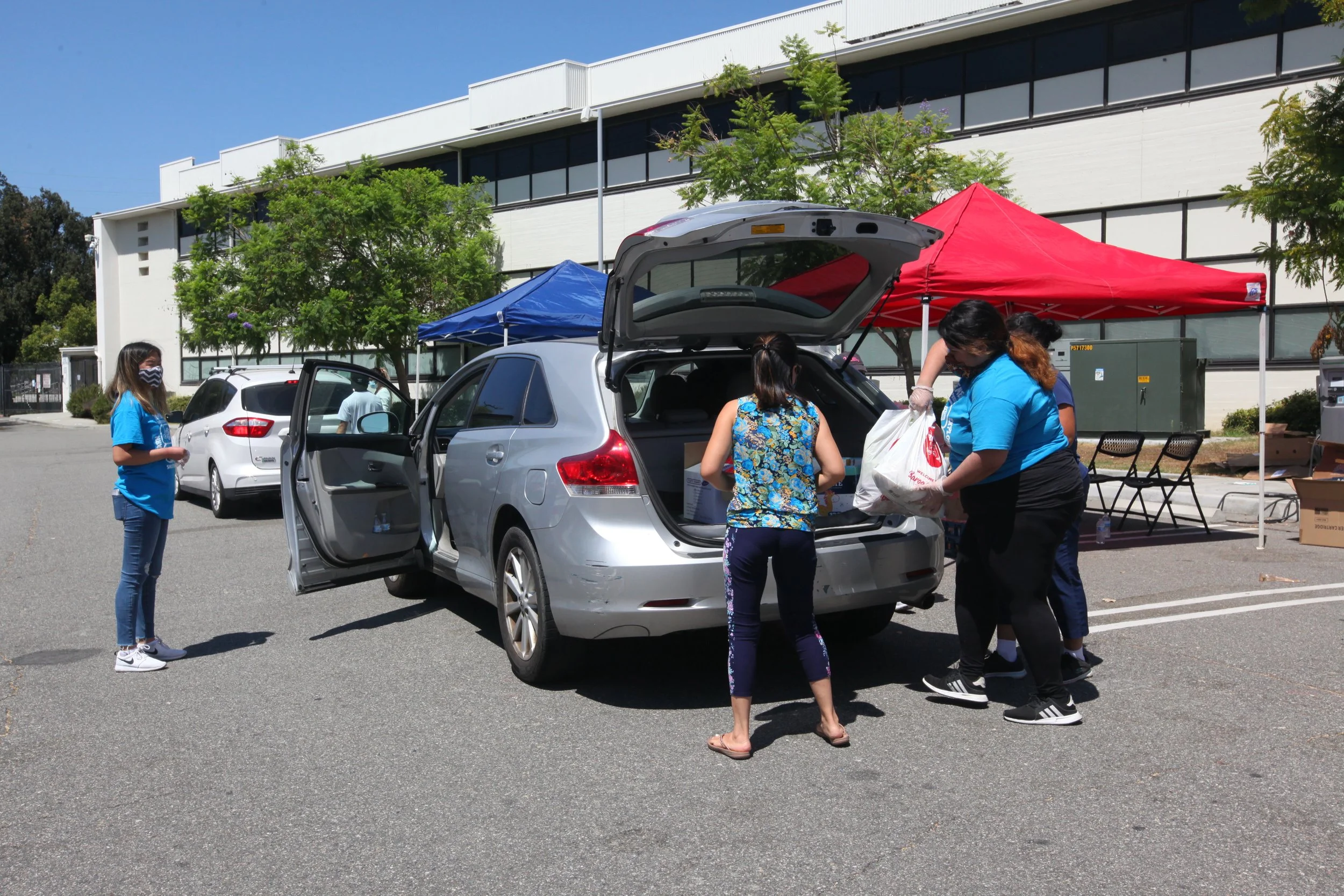  Rosemead Churches Community Food Distribution at Mission Community UMC (Rosemead High School), August 2020 