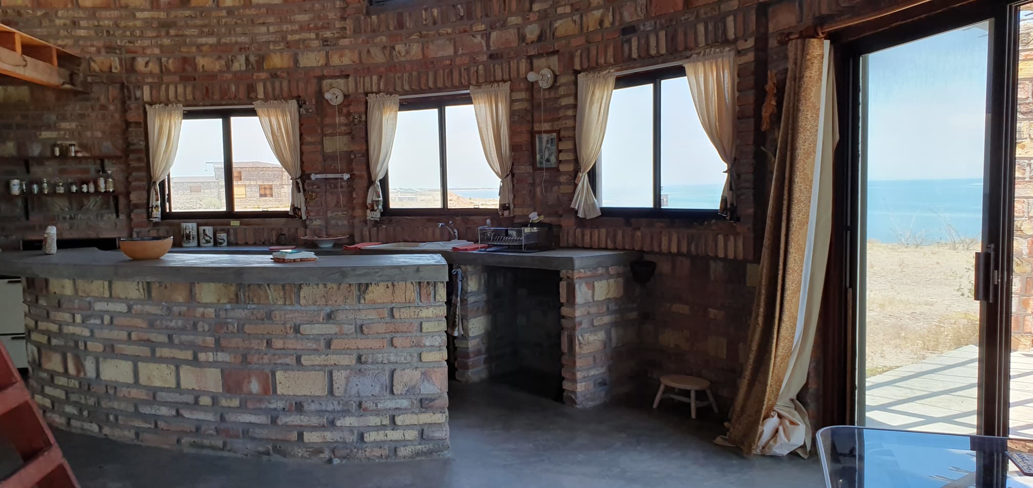 Kitchen8.jpg