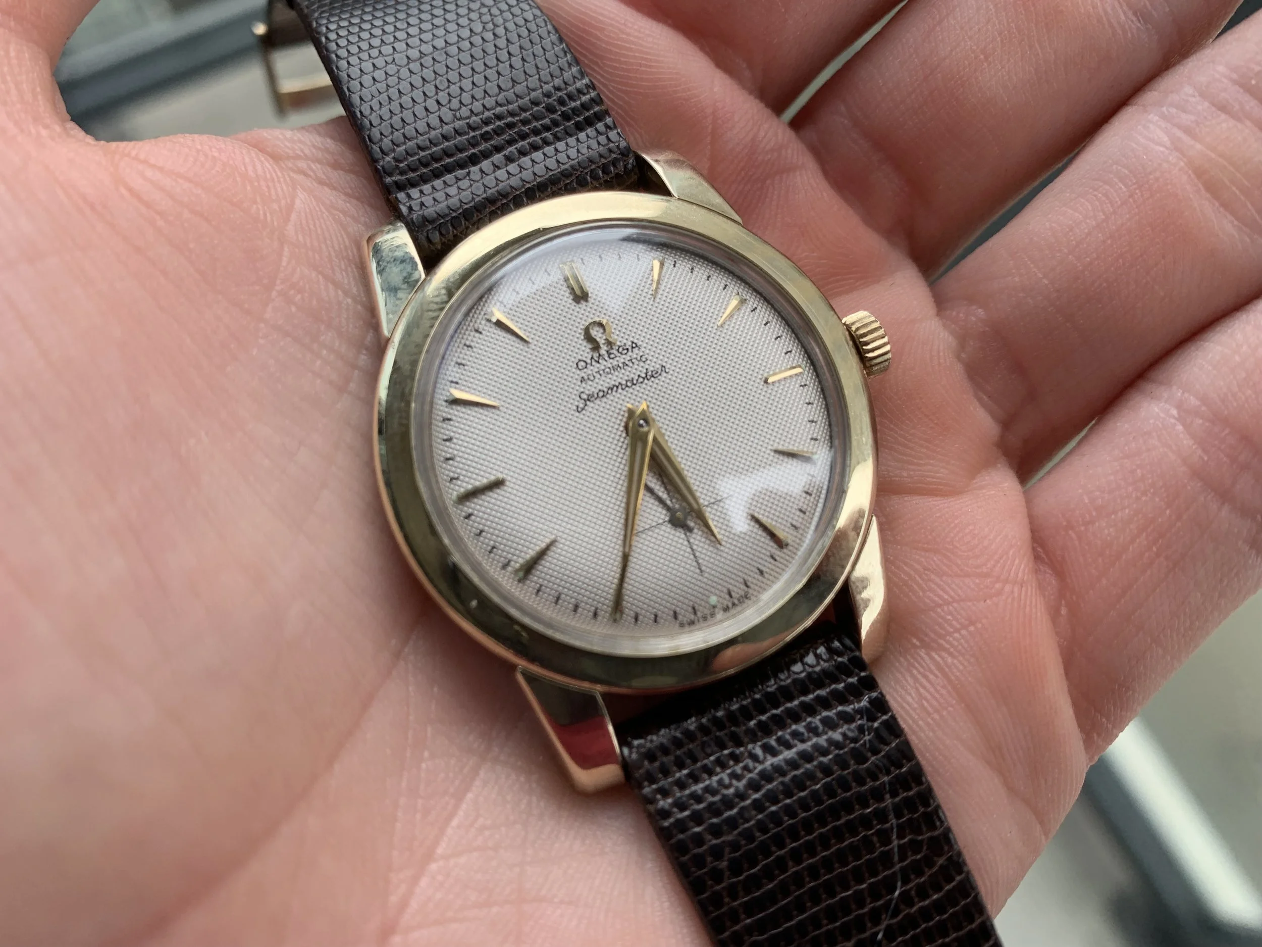 DB9F11F1-A290-4A79-B66F-91BEDA9A303D