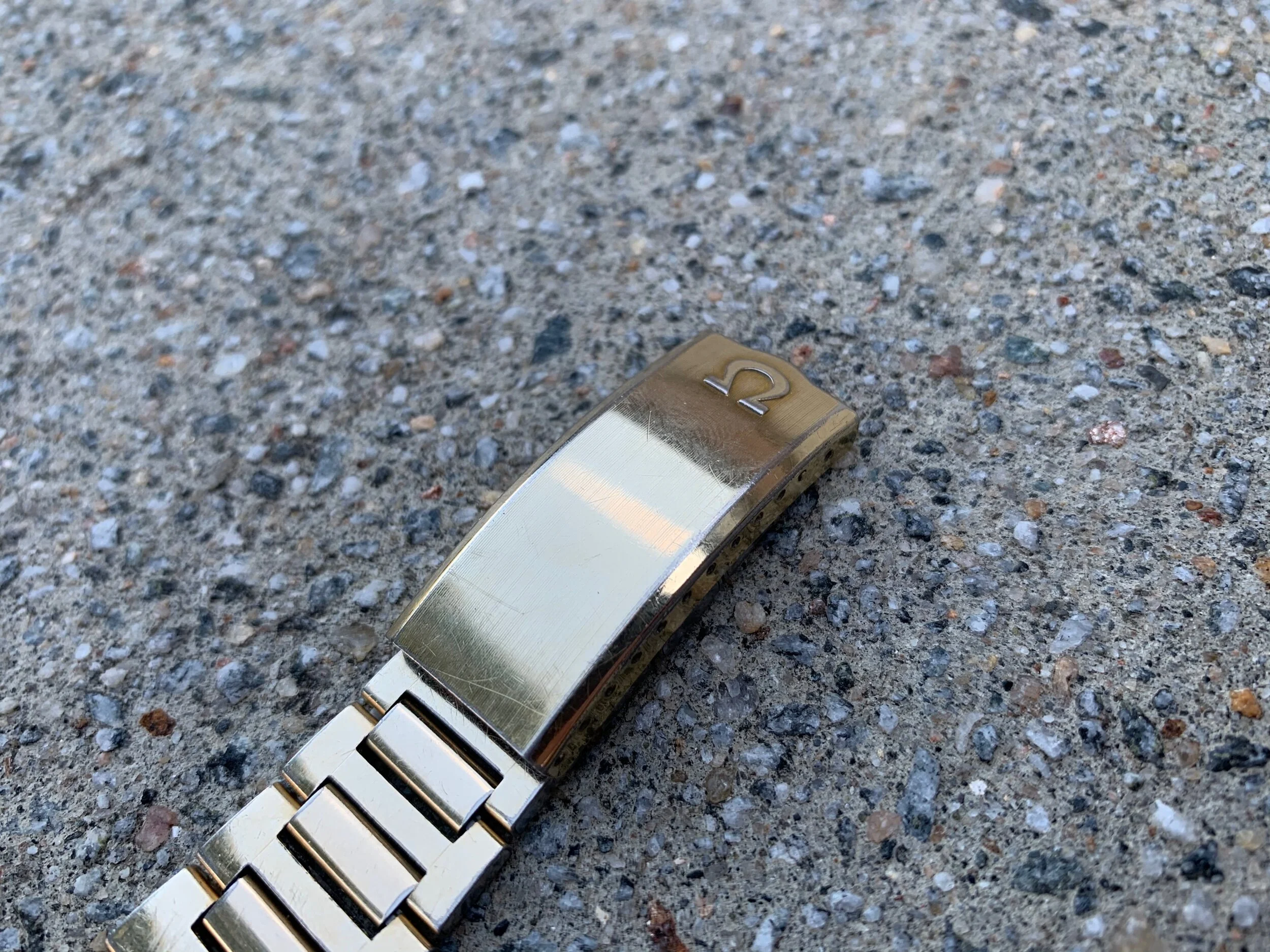 1AF26611-0C89-4B6A-A9F1-FEA0BC152CC3