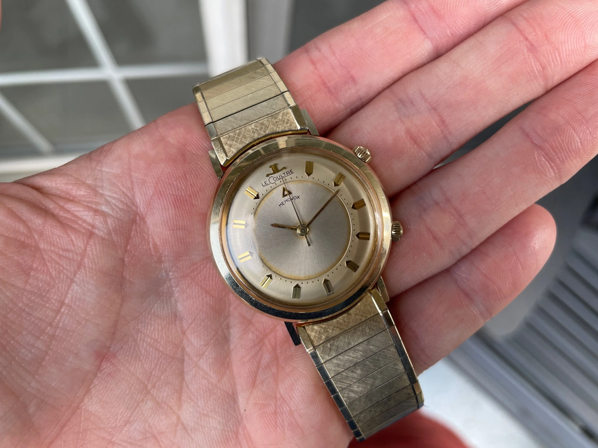 22A5E3D2-2BA8-427C-9DD6-793E7B2120C3