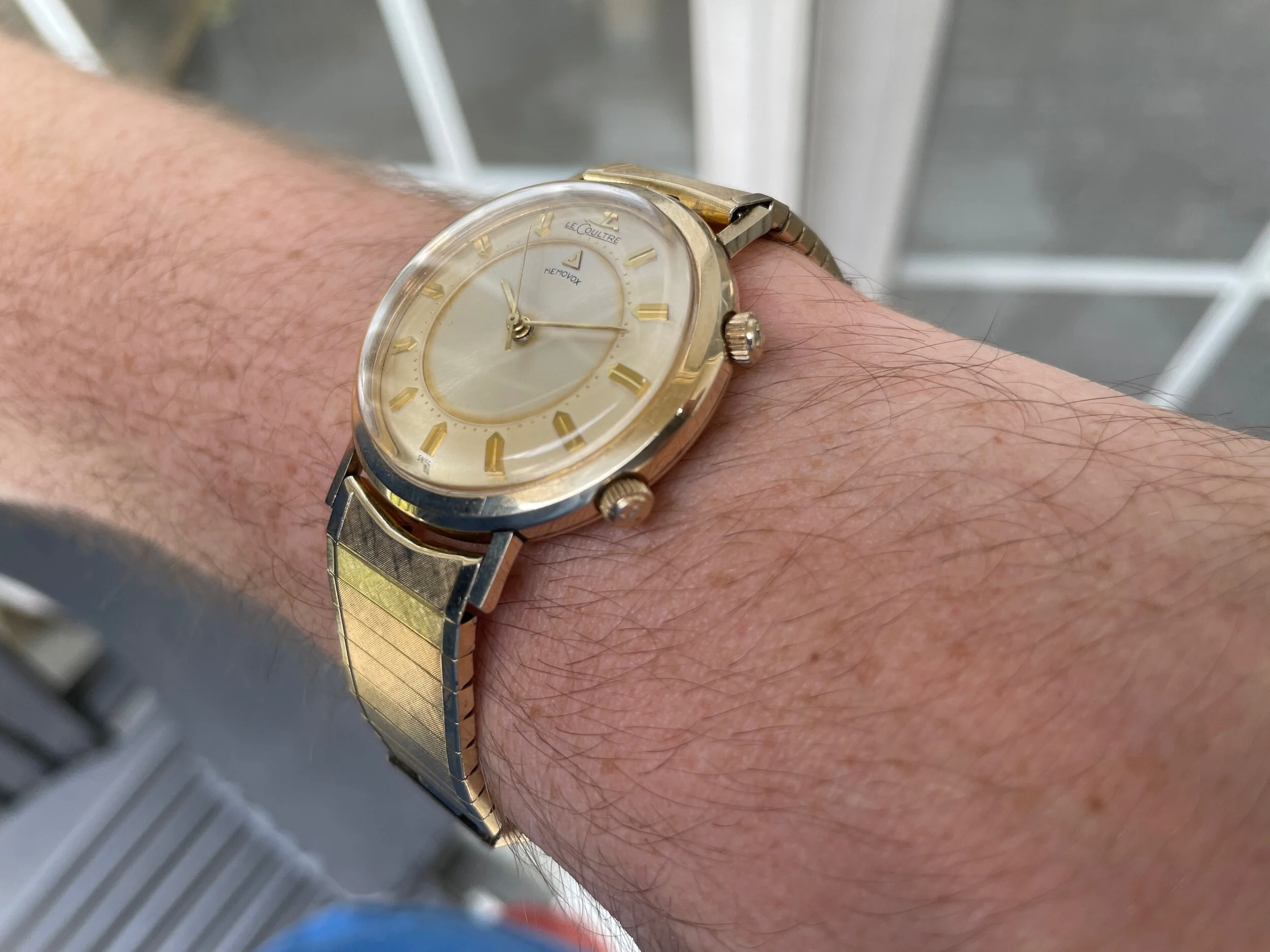 B5798214-F2F4-4A1B-A354-B93BC982D311