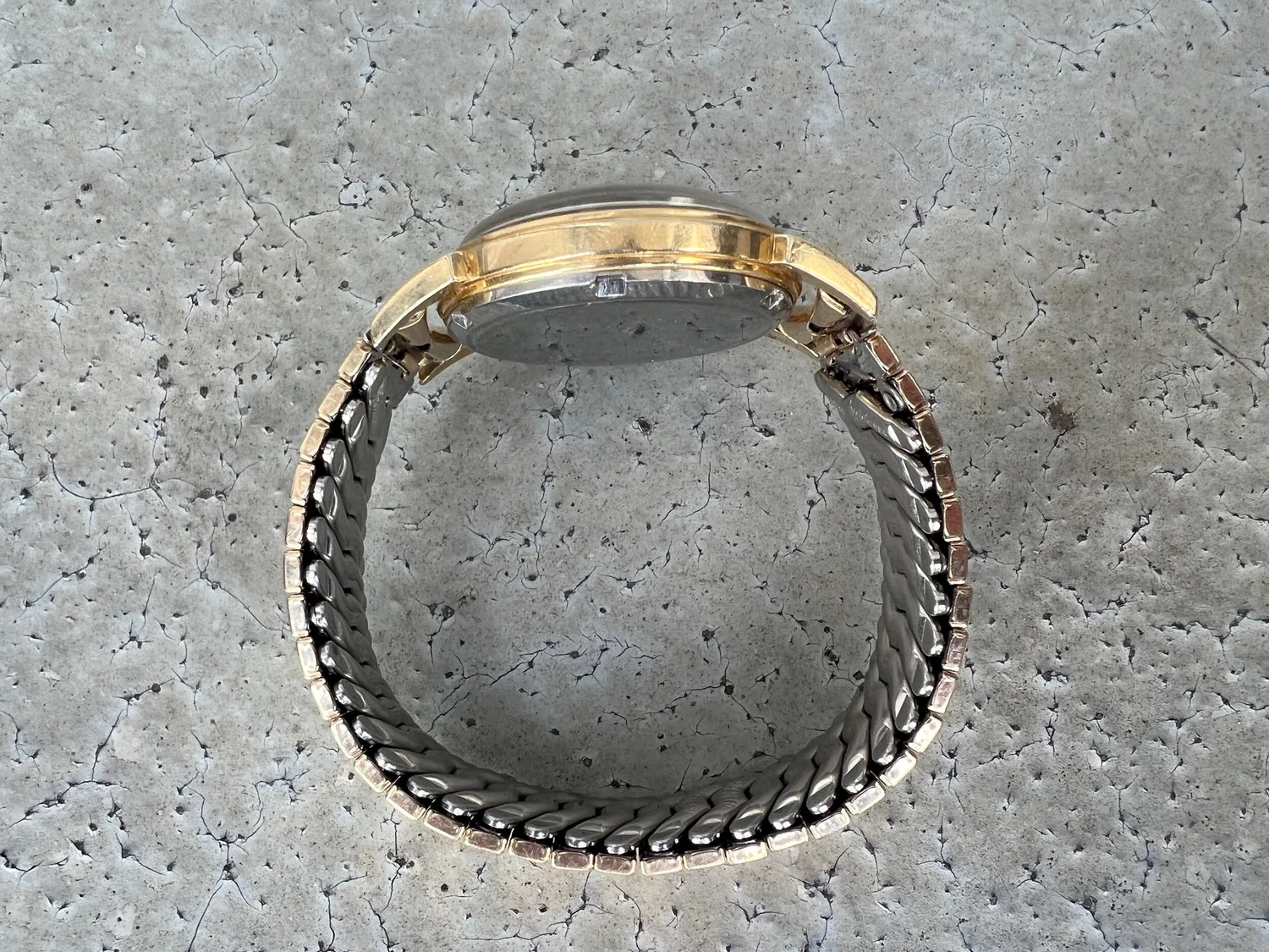 ユニバーサル MONODATIC Universal Geneve Monodatic Yellow Gold Vintage Watch | S