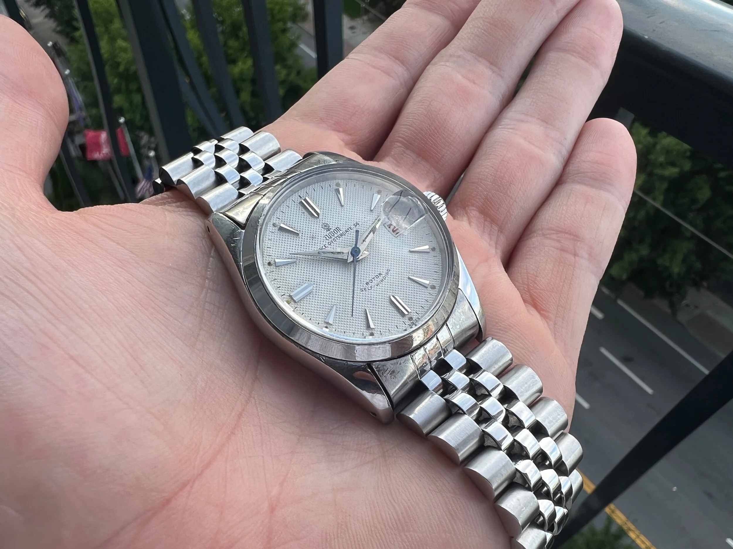 4A7E0F12-7693-4DDD-973C-CCBE758978A0