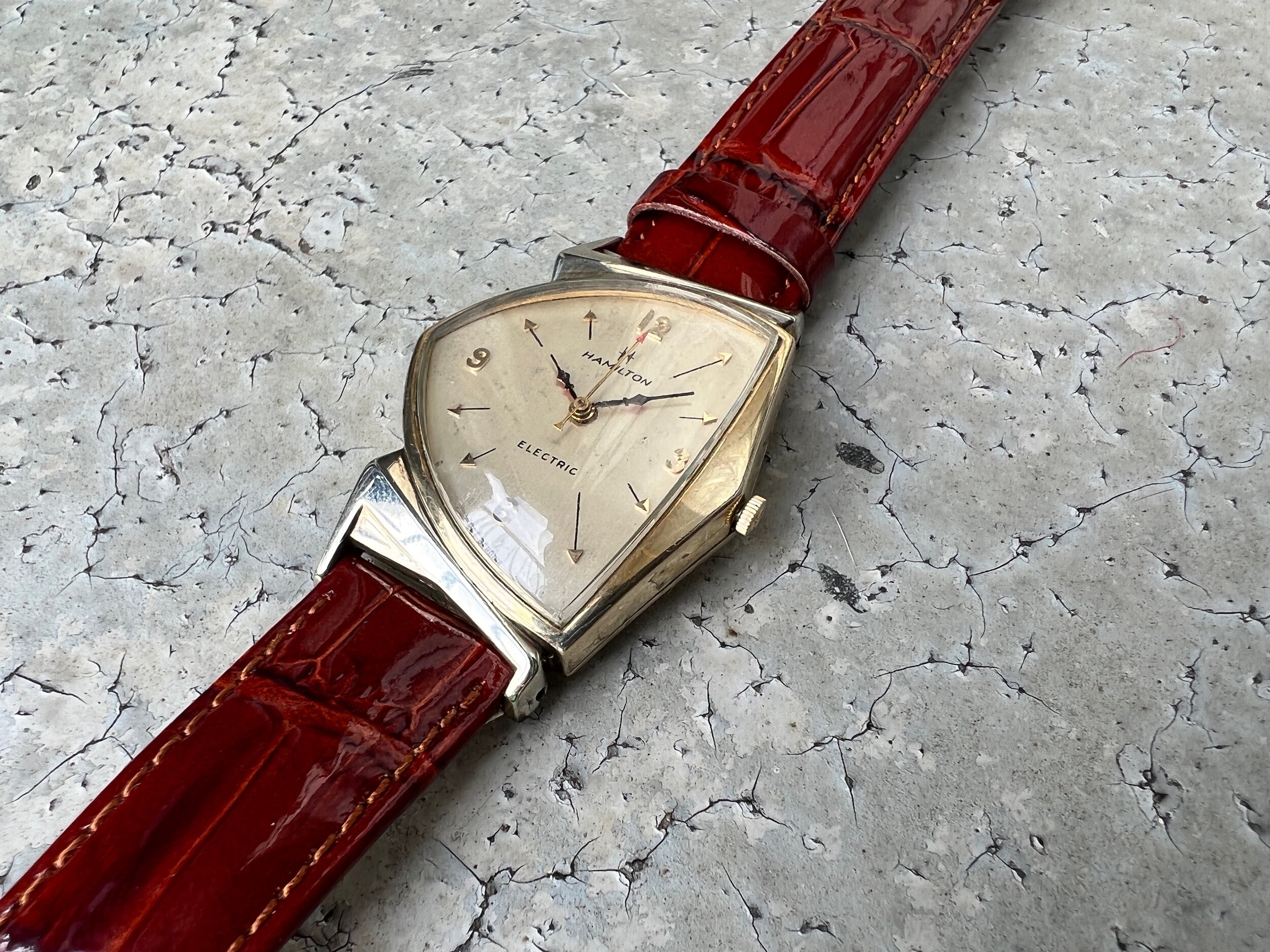 99585609-0573-4EE1-ADAF-0542B97B6CB2