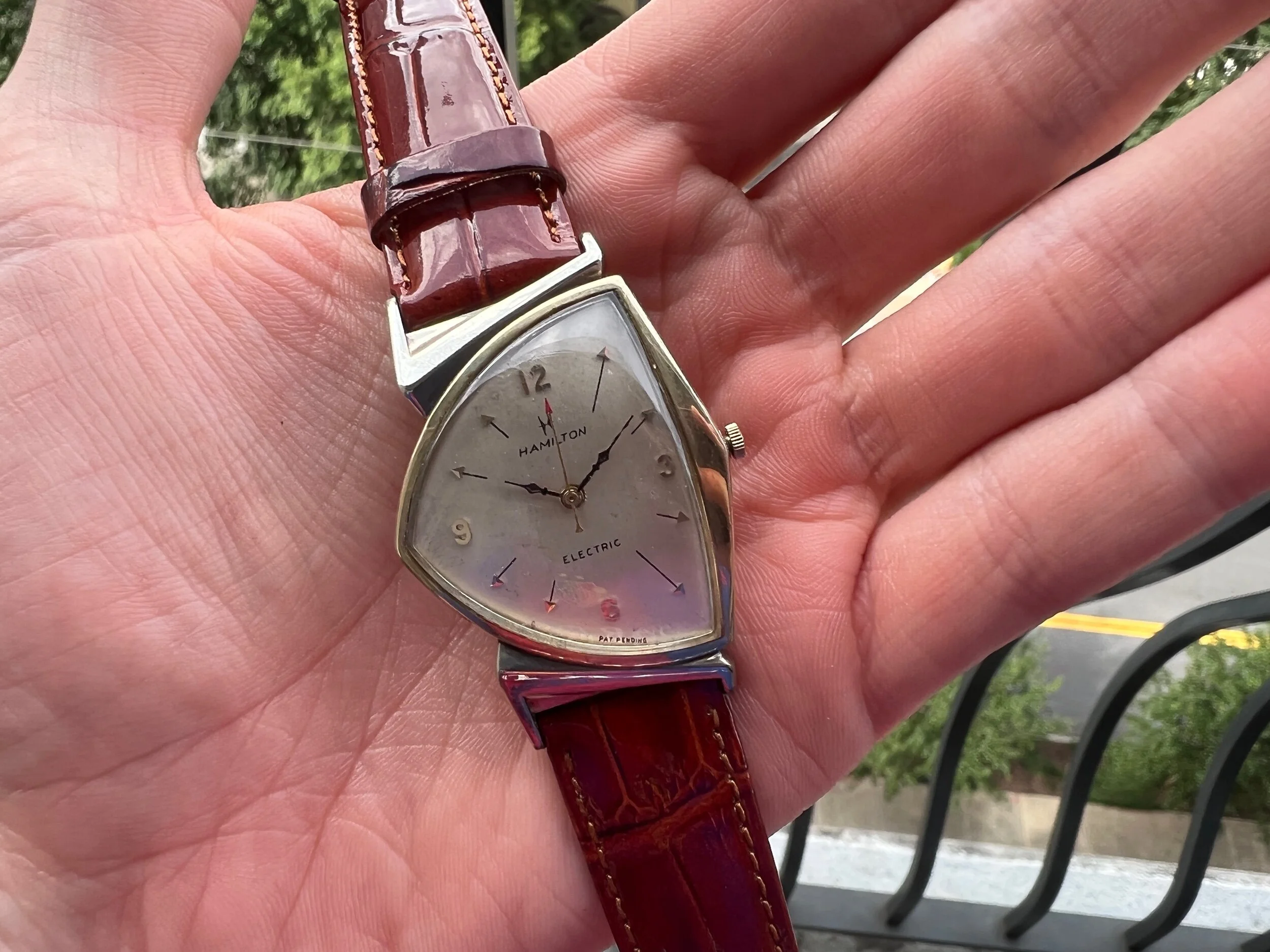 CB6C0C5E-40C7-4915-B4C0-9D81A2AB7FCC