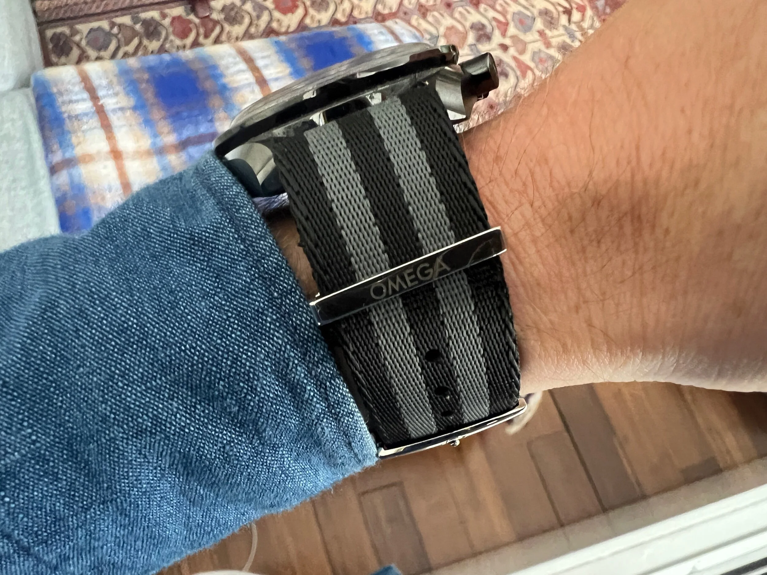 1565D75A-01F5-4E95-83EE-F57387F37338