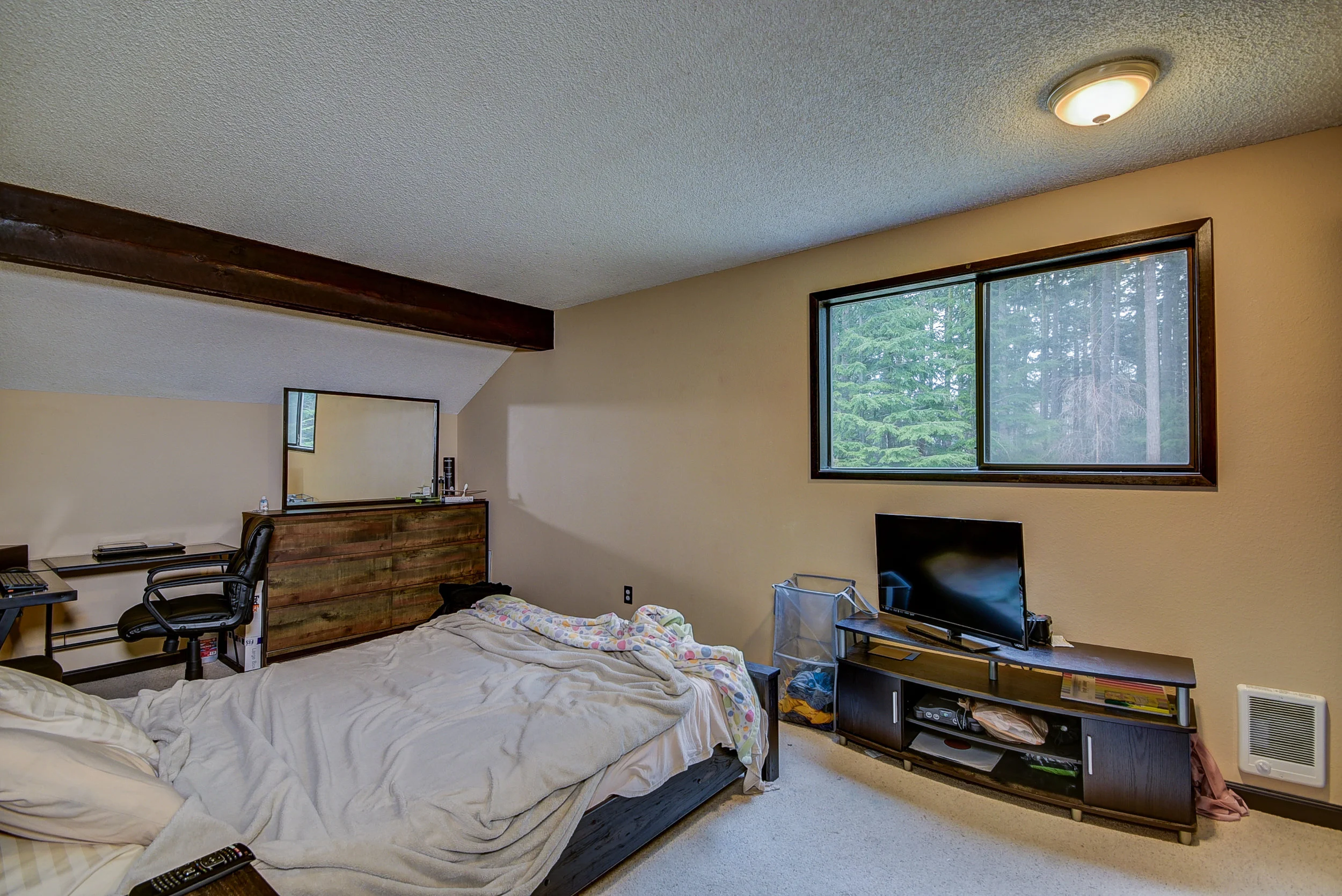 BEDROOM.jpg