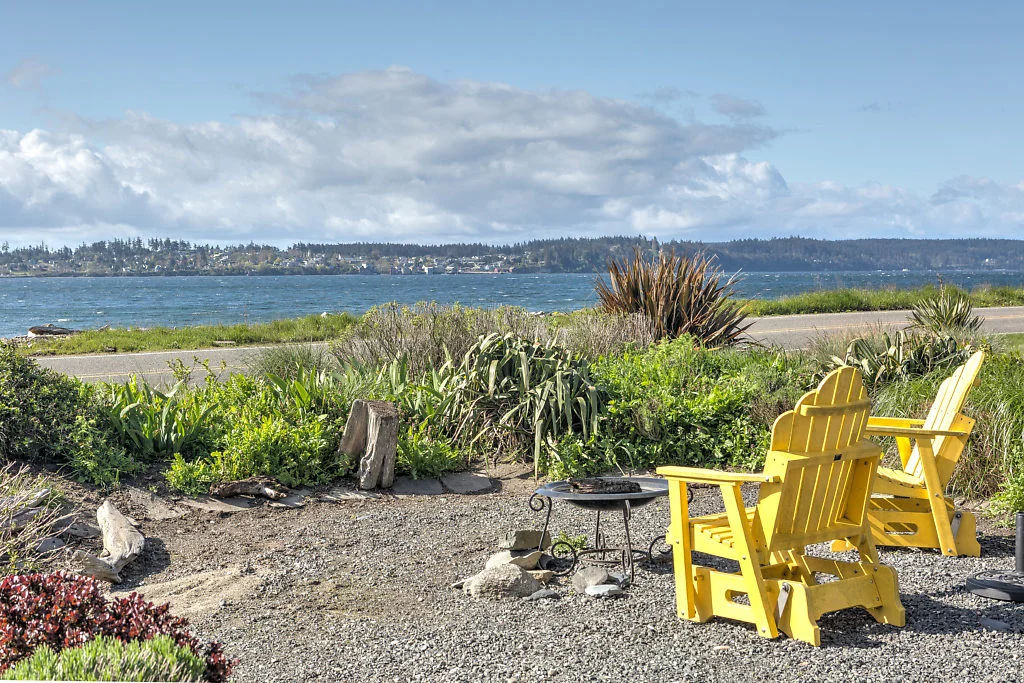 012-1106LandingCircle-OakHarbor-WA-98277-small.jpg