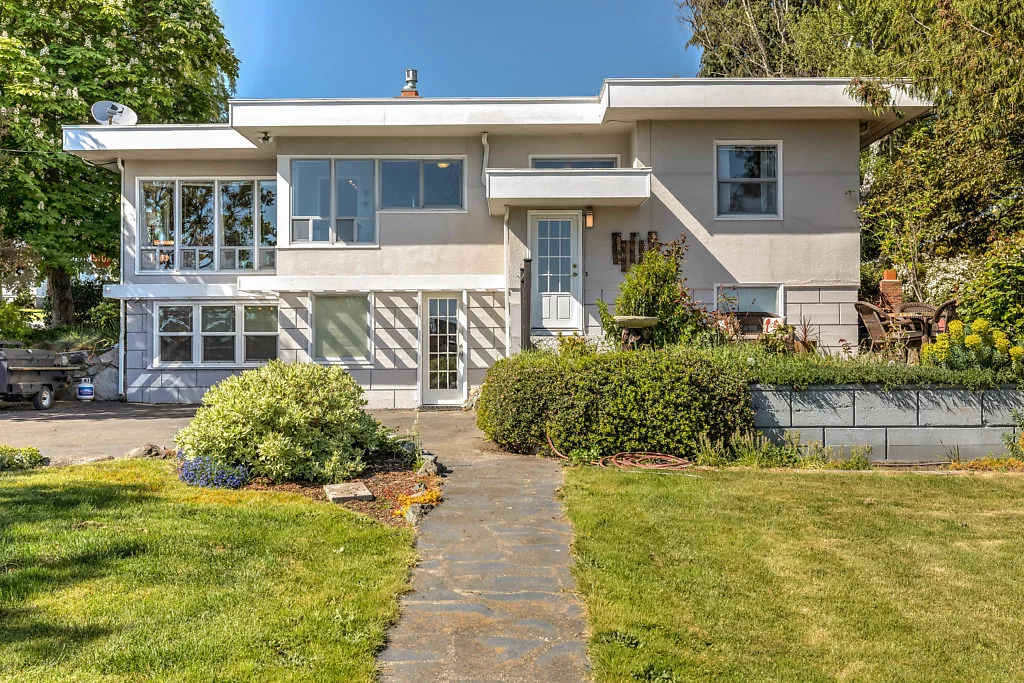 008-1323SE8th-OakHarbor-WA-98277-small.jpg