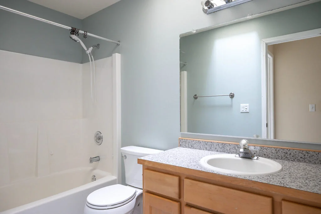 013-799SW1stAvenue-OakHarbor-WA-98277-small.jpg