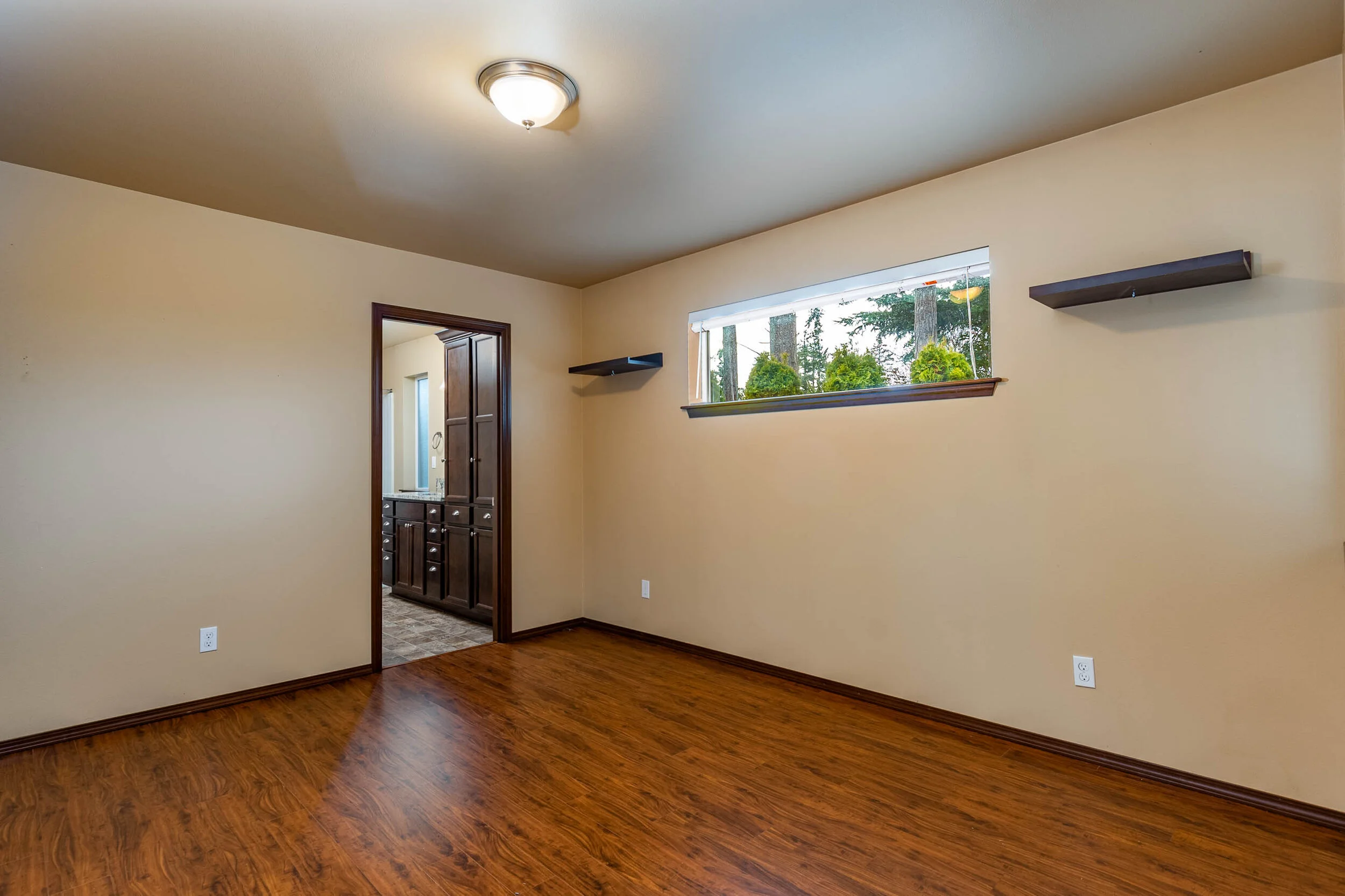 11-MASTER SUITE.jpg