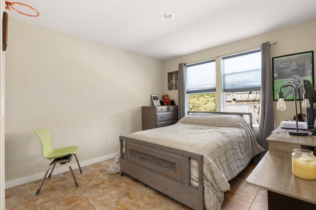 Cash-1457-EWhidbey-27.jpg-SMALL.JPG