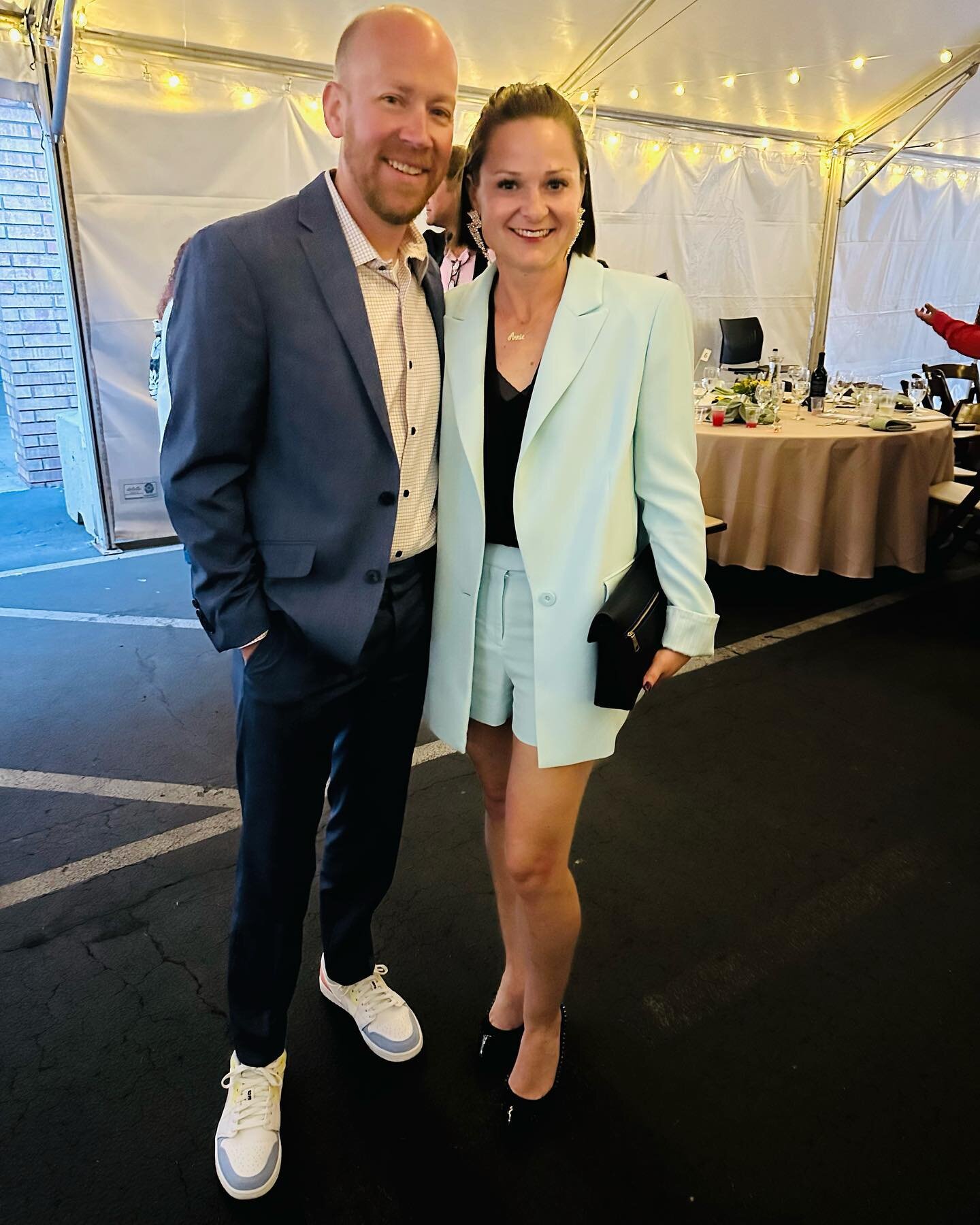 Out &amp; about for the 1st time in&hellip;FOREVER!The day began with 🏀 @seattlestorm &amp; ended at the annual #bidsforkids auction🎤
&bull;
Showing support for our Boys &amp; Girls Club with an evening spent with friends &amp; community leaders? Y