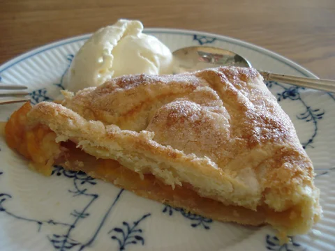 peach_galette_with_icecream-thumb.jpg