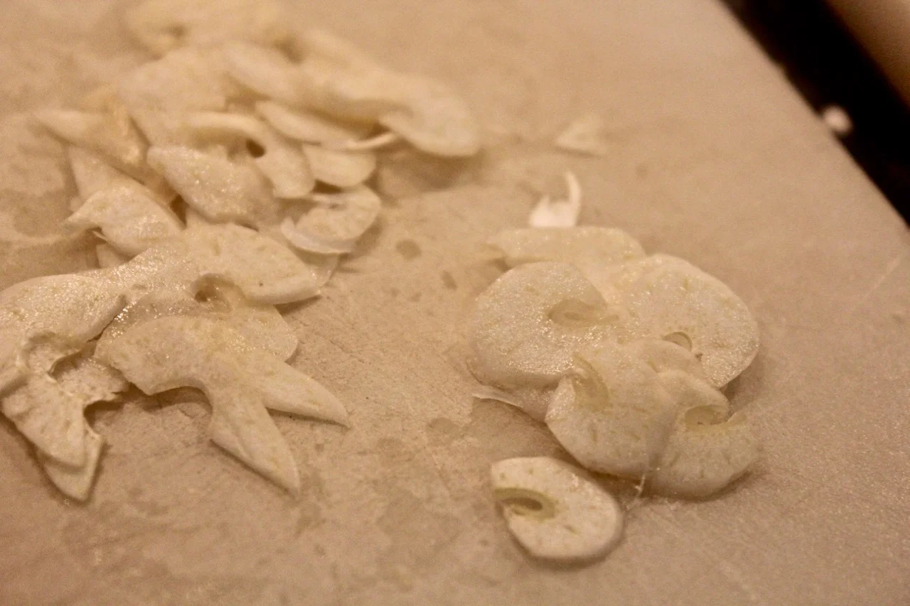 Roght side slices thicker