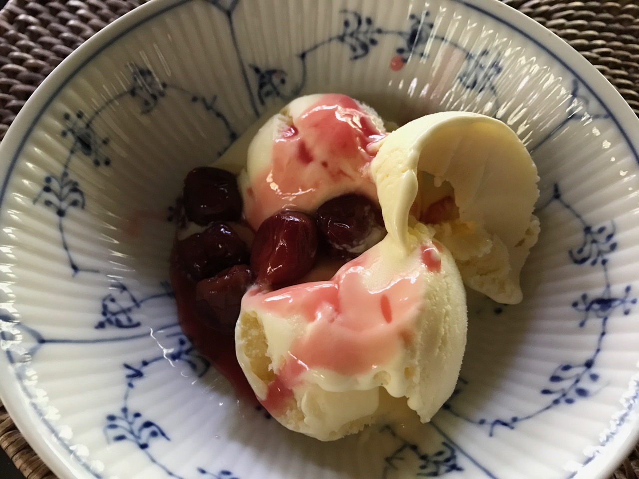 cheesecake ice cream with brandied cherries
