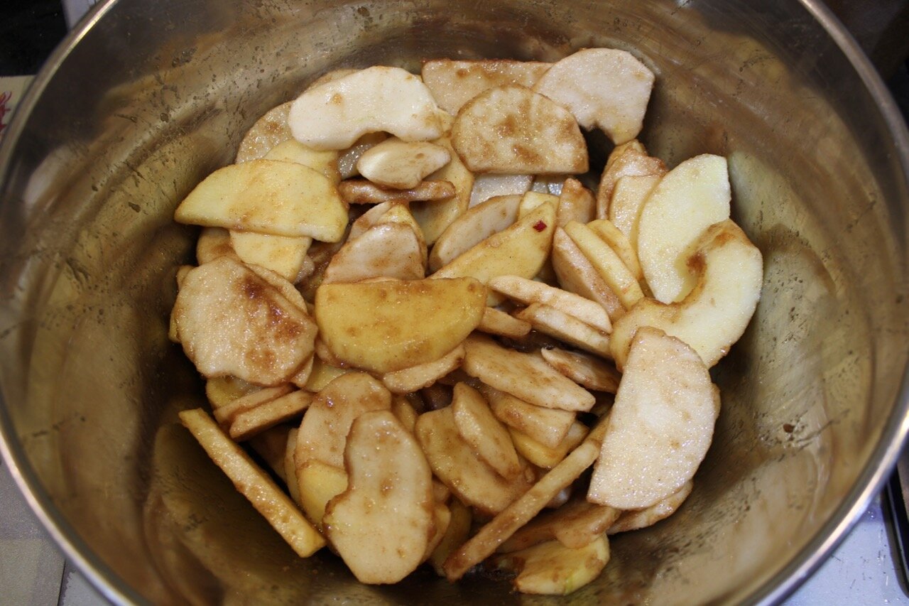 apples combined with filling ingredients