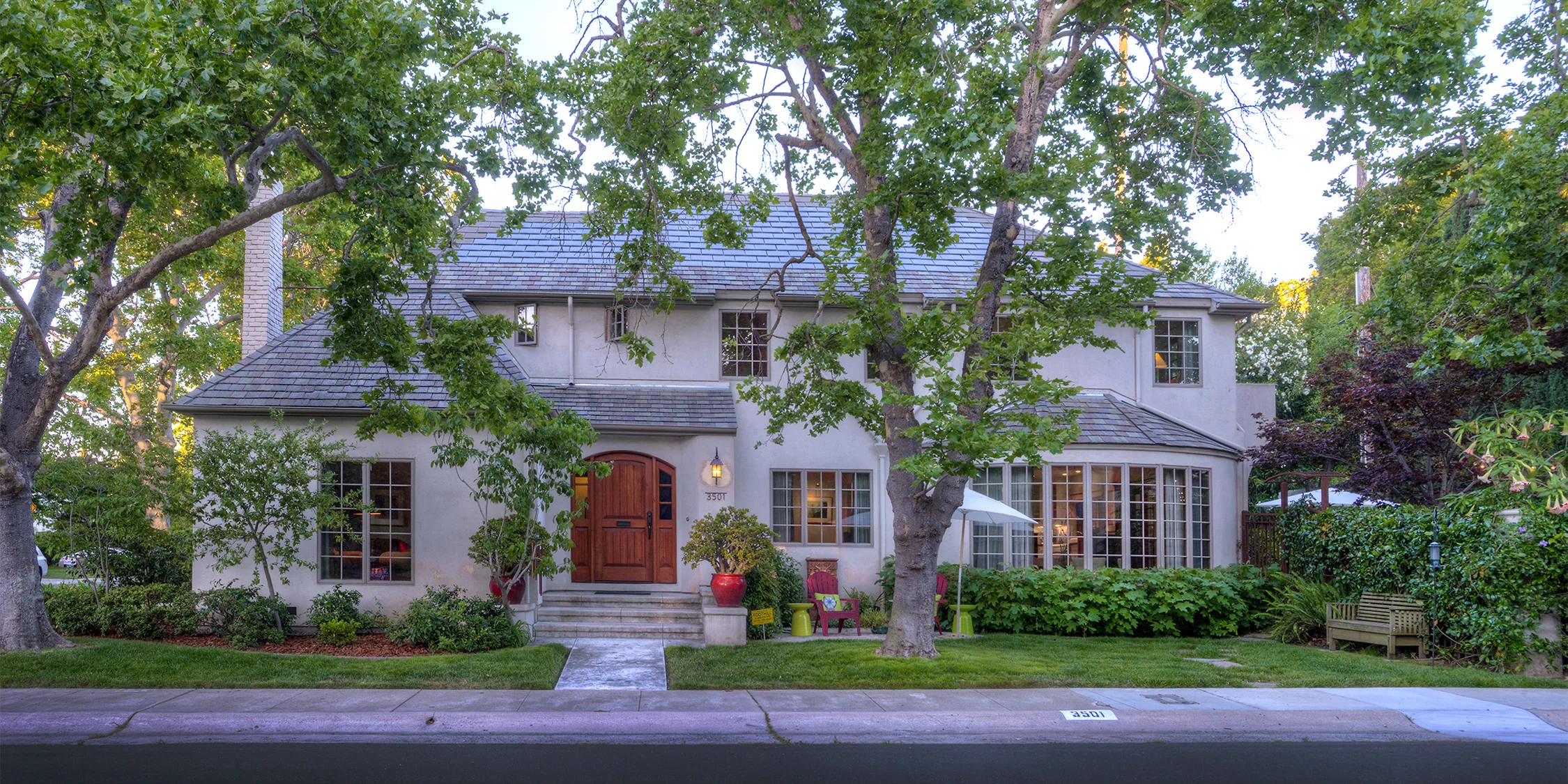 Brochre Exterior.jpg