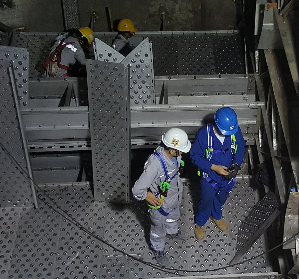 3501 9.9m 2 Pass Fractionation Distillation ADV Valve Installation.jpg