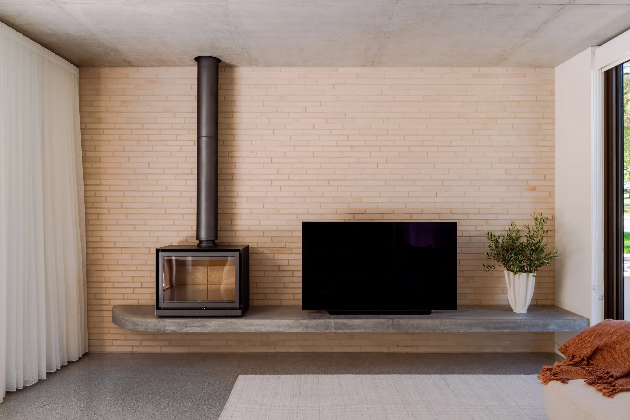 27 Lawley Street, Deakin-10.jpg