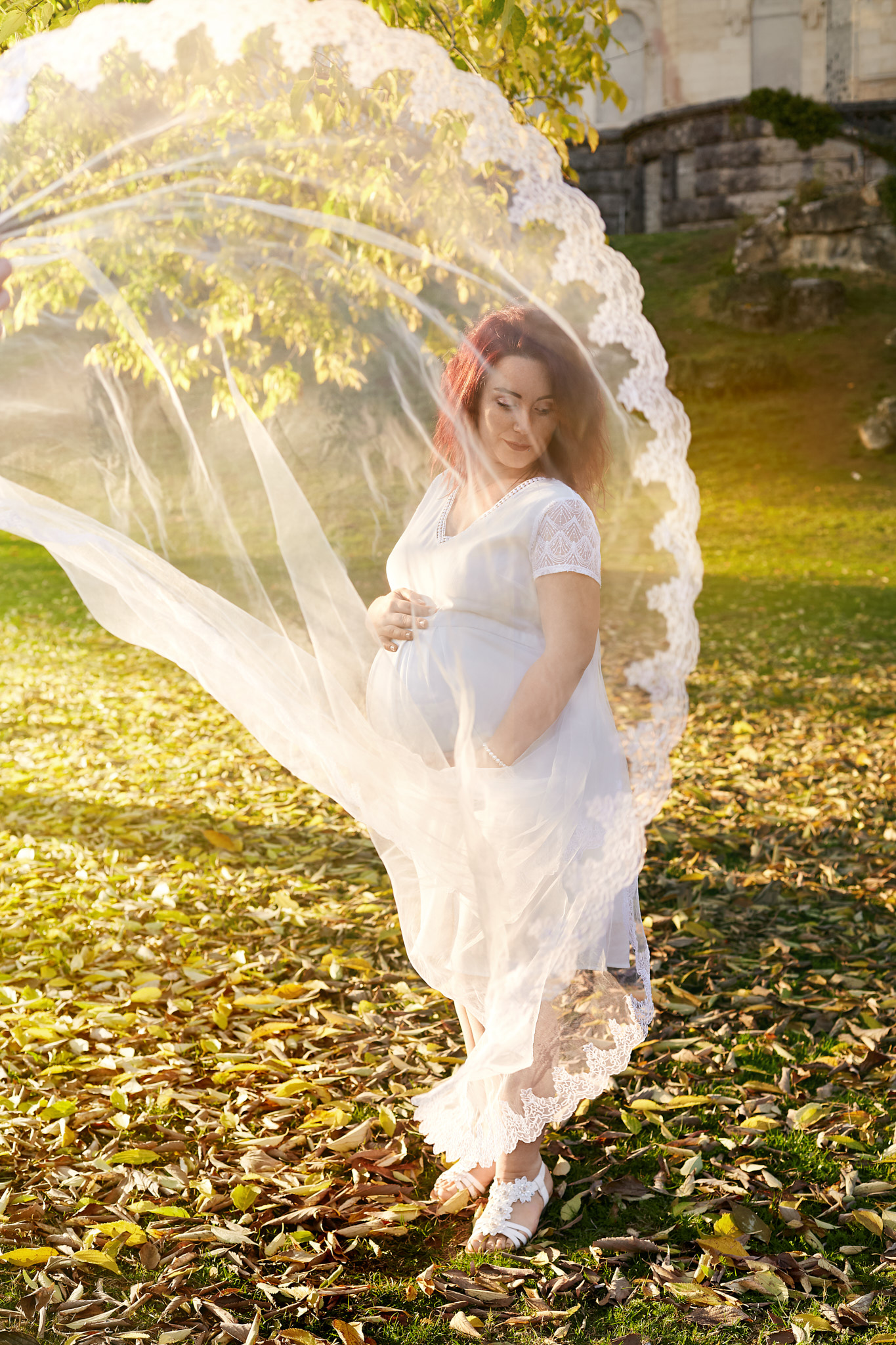photographie de grossesse avec voile de mariée Valence