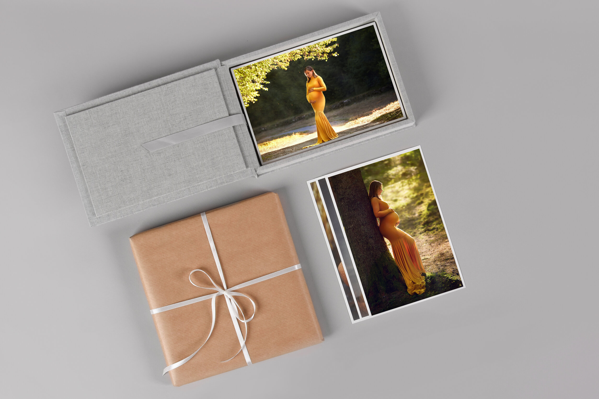 nPhoto-Mini-Session-Mockup---Fine-Art-Prints-with-Fine-Art-Prints-Dedicated-Box-(A30-only).jpg